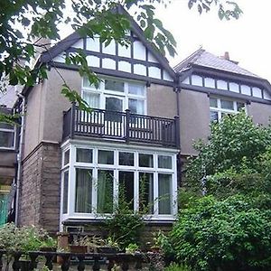Cedar House B&B